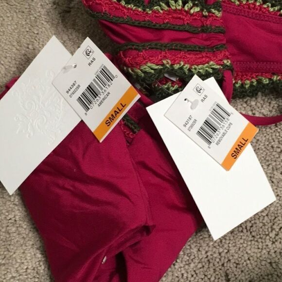 BECCA crochet trim bikini set. NWT - Picture 11 of 11